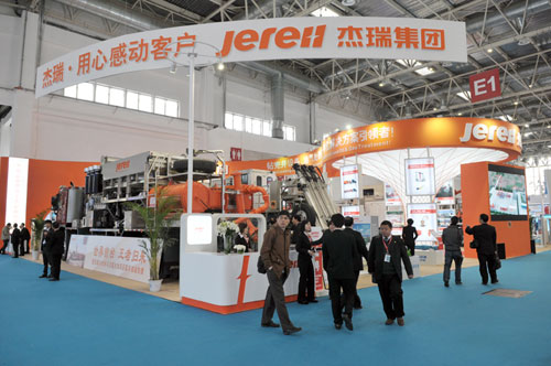 杰瑞重裝出擊2013cippe 世界首臺3100型壓裂車震撼亮相(圖1)