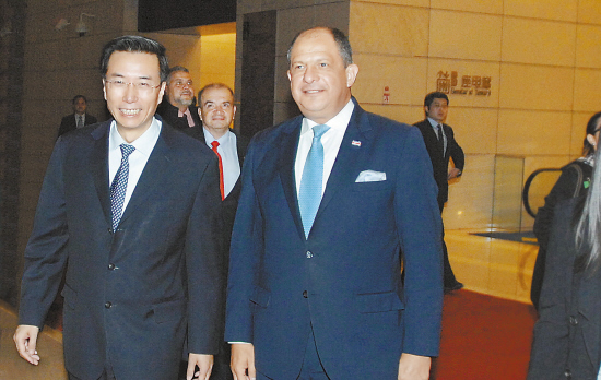 哥斯達黎加總統(tǒng)訪問中國石油(圖1) 哥斯達黎加總統(tǒng)訪問中國石油(圖1)