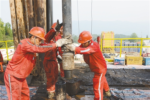 西部頁巖氣產(chǎn)業(yè)鏈發(fā)展打造裝備基地(圖3) 西部頁巖氣產(chǎn)業(yè)鏈發(fā)展打造裝備基地(圖3)