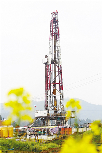 西部頁巖氣產(chǎn)業(yè)鏈發(fā)展打造裝備基地(圖1) 西部頁巖氣產(chǎn)業(yè)鏈發(fā)展打造裝備基地(圖1)