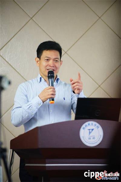 張學(xué)山：會(huì)展大平臺(tái)讓世界了解更加開放的中國(圖1)